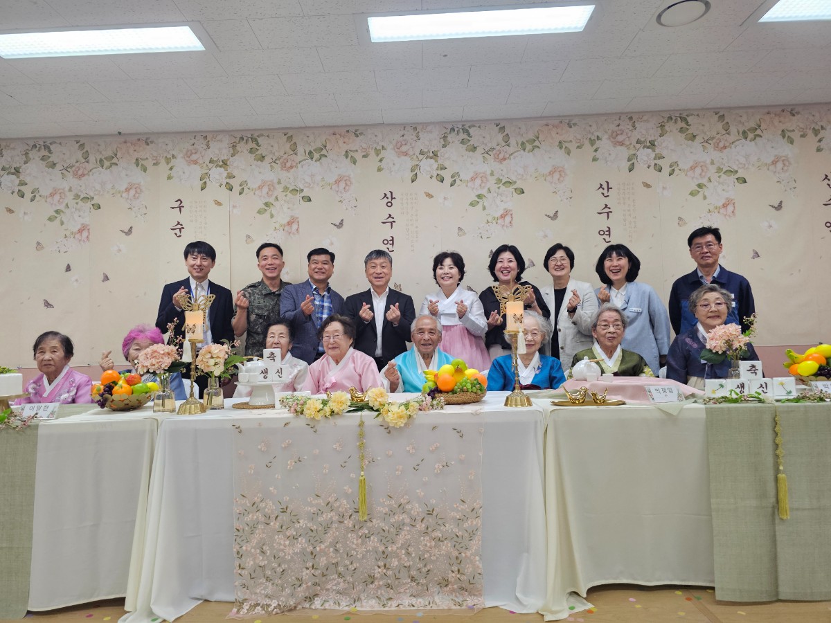 1. 80,90,100歳お年寄り誕生日行事の後援-1.jpg